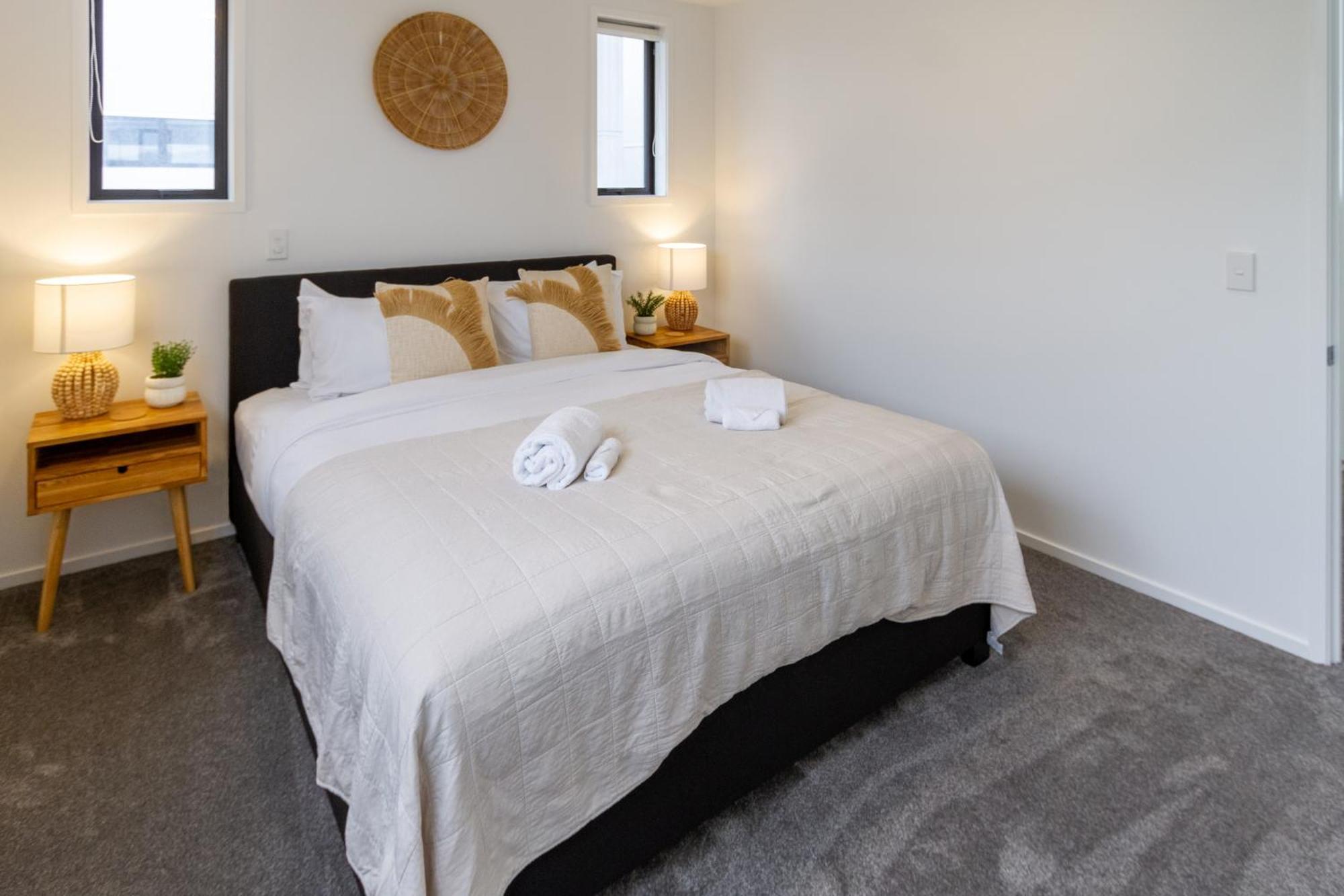 New Brighton Beach Explore - King Bed And Sofa Bed Christchurch Esterno foto