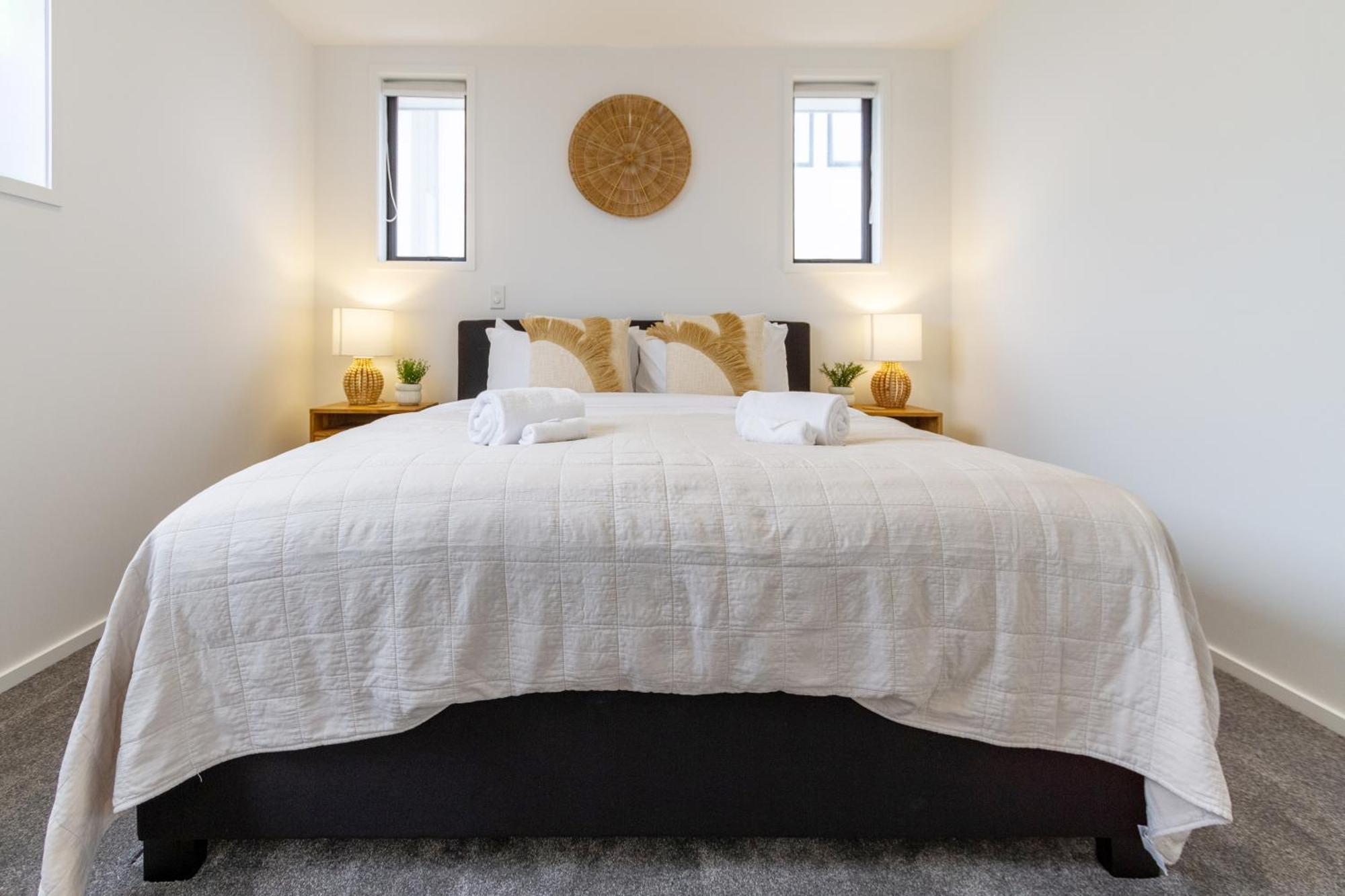 New Brighton Beach Explore - King Bed And Sofa Bed Christchurch Esterno foto